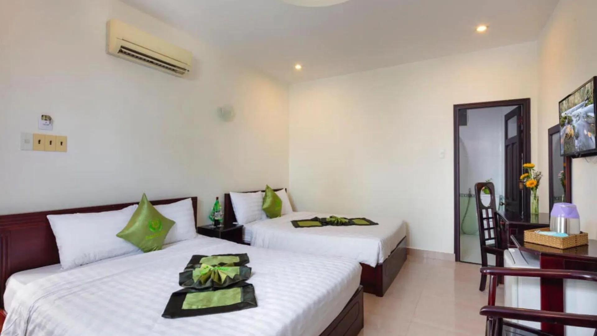 Bn Hotel Nha Trang ile iletişim